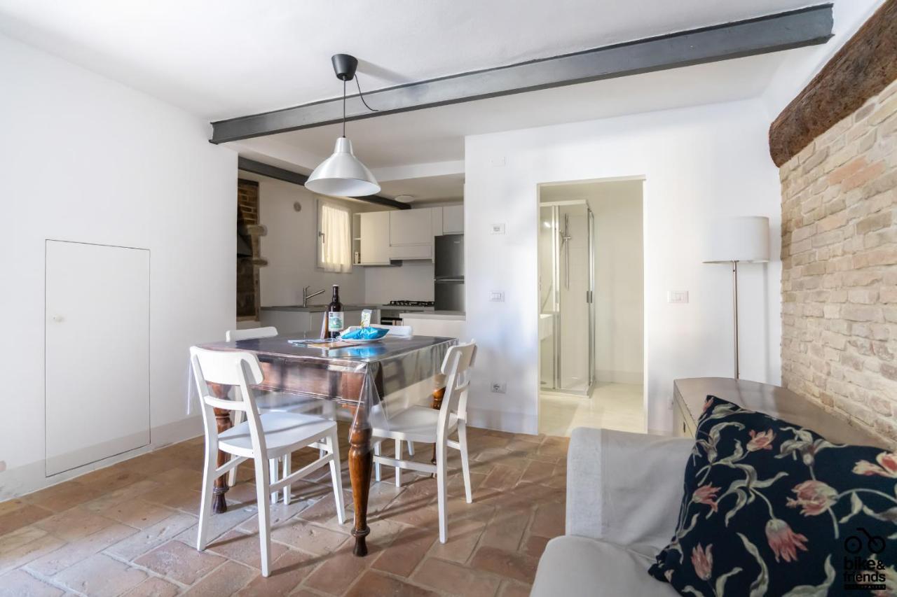 Bilocale Le Rondini Centralissimo Pesaro Bagian luar foto